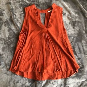 ⭐️V Neck Flowy Tank